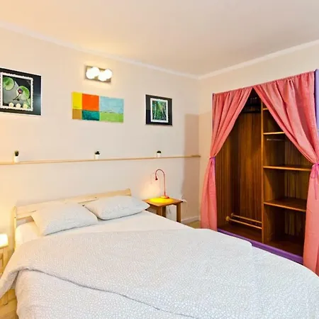 Cherry Tree Art House Apartment Belgrade
